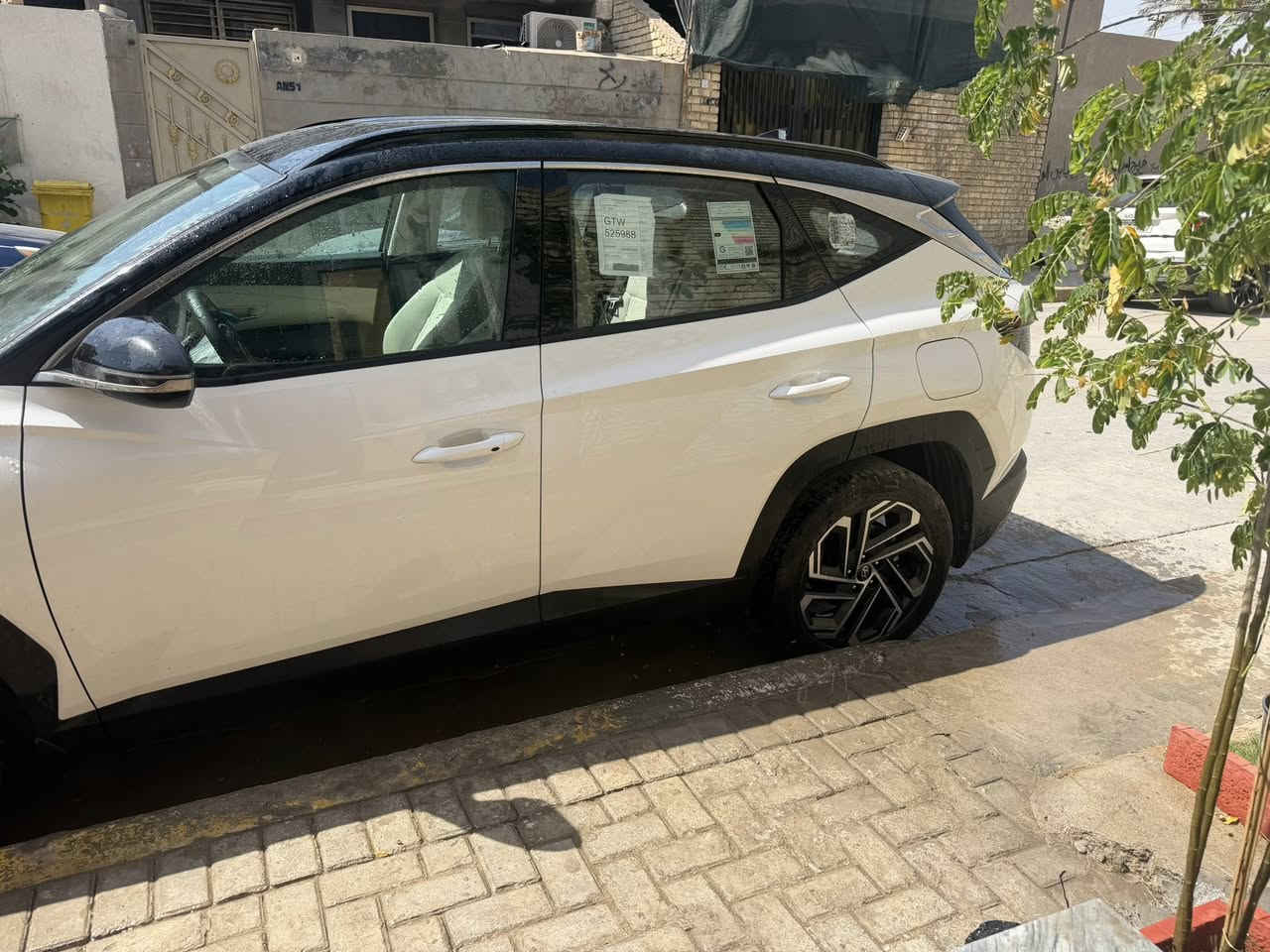 توسان موديل 25 زيرو سياره رقم بغداد بيها بارد  بلنيد على كد شبر  بلشركه  بلتحميل. صار بيها سعر مناسب 215. قفل  سياره  جديده  تو كلر هاتف ***********
