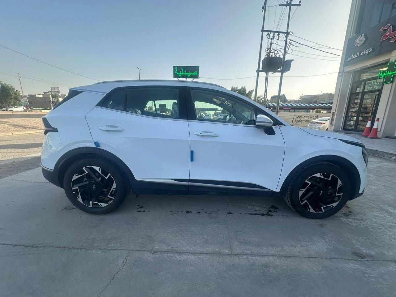 للبيع  سبورتج ٢٣ خليجي رقم بغداد بسمي مكفوله من الصبغ بيها بارد كلش قليل  باسمي رقم بغداد الجديد ماشيه ٥٠ الف مكينه ٢٠٠٠ موصفات نص فول بصمه تشغيل بصمة ابواب تشغيل عن بعد
السعر ٢١٣وبي مجال حك الجيه للاتصال ***********
مكان السياره بغداد مراوس ممكن حسب قناعه الطرفين
