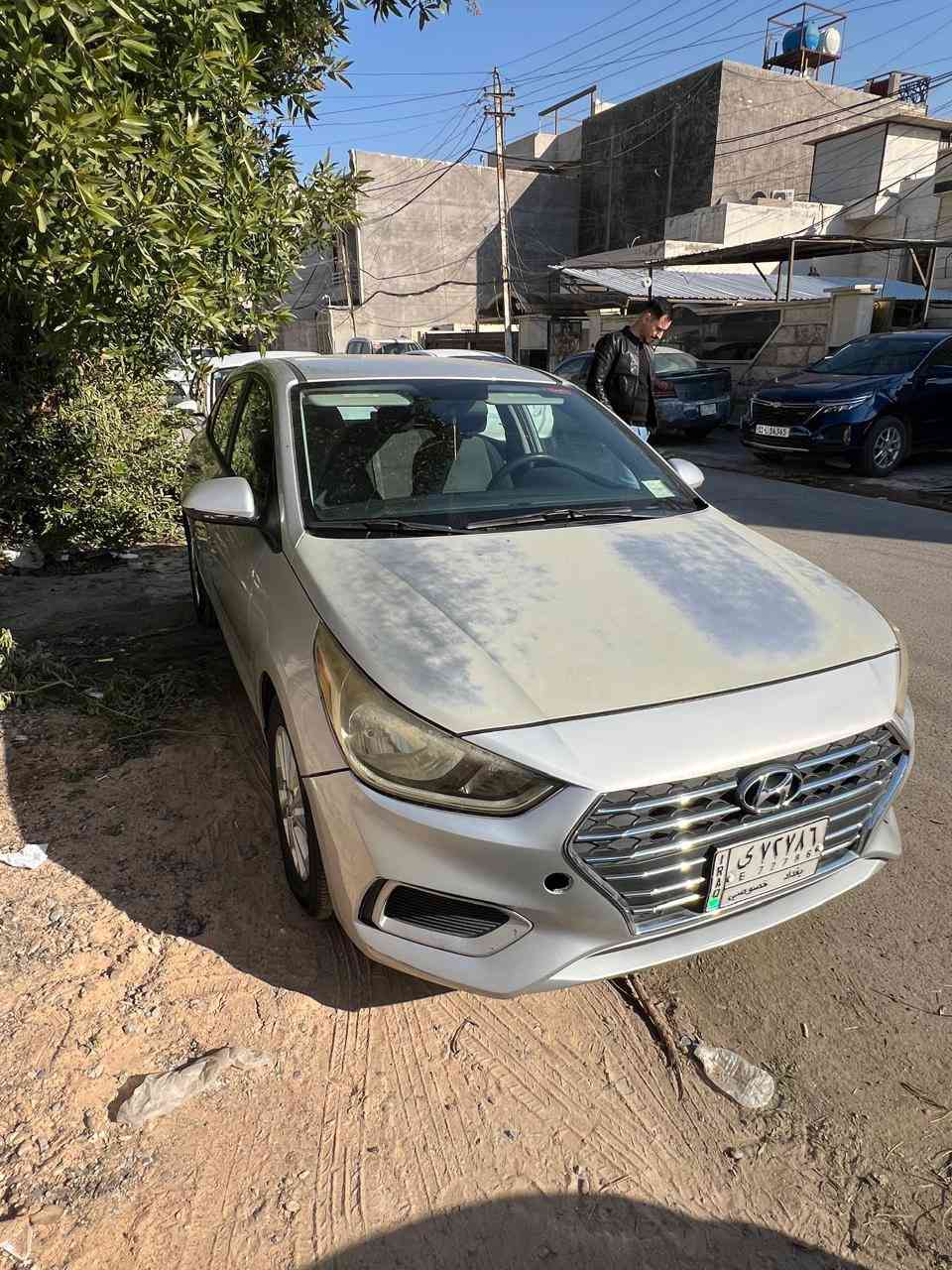 السلام عليكم 
اكسنت للبيع موديل ١٩ وارد كندي
شاشة كبيرة وكامرة بلادية 
ابل كار بلي  
تدفئة كشنات  
مود درايف 
لايت لد ابيض. 
وباقي المواصفات المعرفة 
رقم بغداد حرة 
ماشية ٩١ الف كيلو وعلى ايدي 
حادثها جاملغ وبنيد وباب صبغ ابيها مثل ماموضح بل صور اعتبرها احزام  وعندي بيها بس تقرير ماعندي صور حادث واسف عل اطالة 
السعر ٩٩ ورقة وبي مجال بسيط وبل عافية عل ياخذها  مكاني بعداد حي الاعلام 
***********
