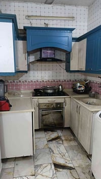 بيع كاونتر مع طباخ وفرن سعر 950 وبي مجال العنوان بغداد لاعضميه 0770621...