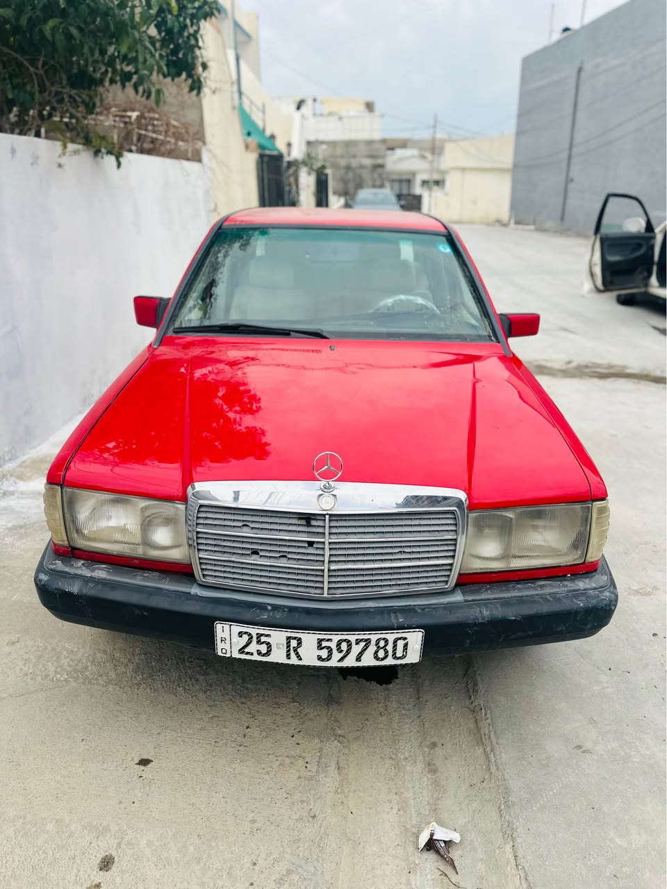 مارسيدس 190طيارين رقم كركوك مشروع وطني جديد الي٢٠٣٠كيرومحرك اونجي كوبون بنزين بيها سياره بدون قطره ضرر و خياس  رقم دولي قفل مركزي ABSدواخله باقي عل وضع شريكه سعر٤٥بيها مجال مكان كركوك***********
*********** كركوك, العراق
