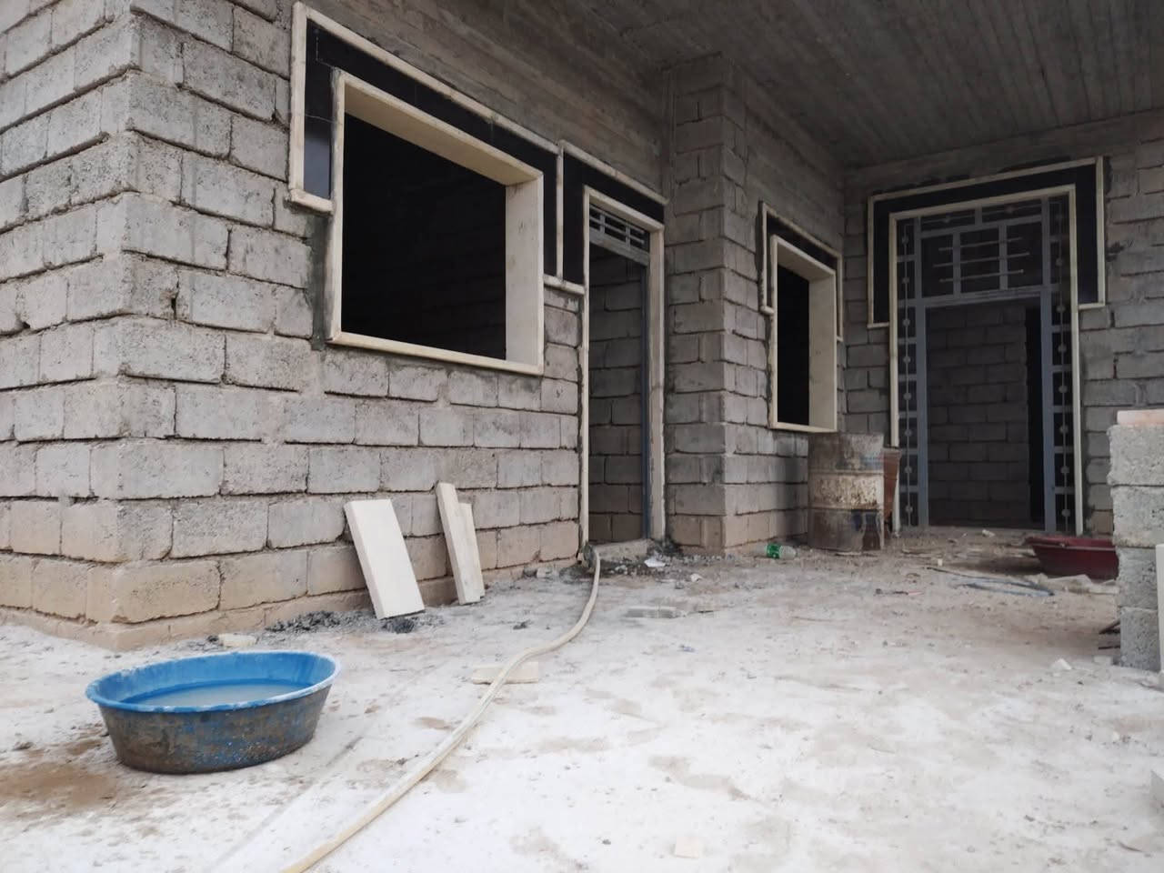 السلام عليكم كادر عمل حجر حلان انواع واجهات البيوت وانواع الكوبلنات كرسته عمل حف ودرز استفسار ***********
