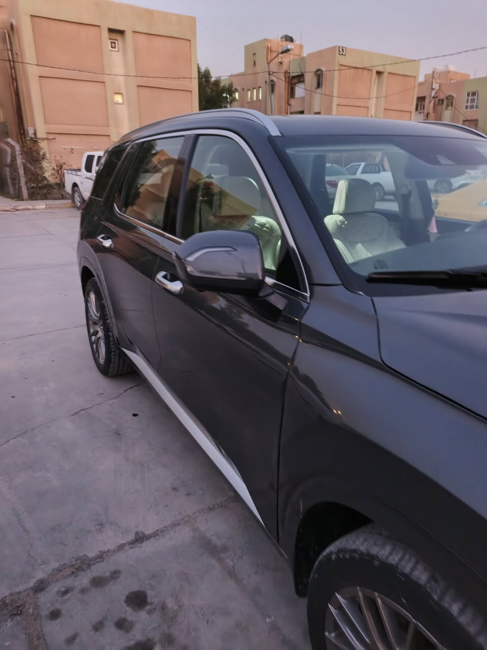 السلام عليكم شباب سياره بني سايد للبيع مكاني نجف سياره فول تلكرافت كش مات ViP خمس كامرات ضربتهه بنيد فقط أي ستفسار هنا ***********
