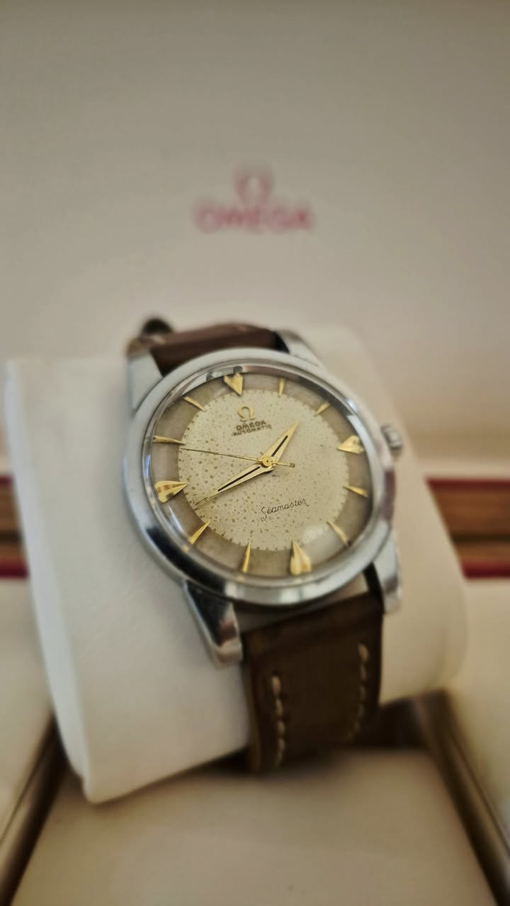 ساعة اوميكا سيماستر تحفة من سنة ١٩٥٢

Omega اوميكا
Seamaster سيماستر
Automatic أوتوماتيك 
2577 ٢٥٧٧
1952 ١٩٥٢
34,5 mm ٣٤،٥ملم  

للاستفسار مراسلة على الخاص 

 #اوميكا_العراق #فنتج_عراق #ساعات_سويسرية #اوميكا 
 #فنتج #ساعات #ساعات_عراق


**إذا كنت صاحب هذا الإعلان وتريد حذفه لأي سبب، رجاءا أرسل رسالة إلى الدعم الفني**
