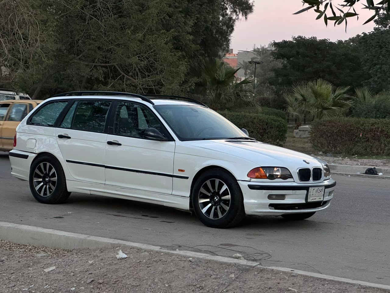 يا لله سلام عليكم اخوتي BMWe46  2001
مكينه لوك جديده ٢٨ مسكر
كير لووك جديد 
 سياره مكفوله عاااام بيه ربع بنيد فقط 
صدر امامي جديد 
شاشه كامره 
حساسات 
اضاءة داخليه تغير لون ع تليفون 
سنويه جديده هزه جديد رقم انكليزي مستلم وصل 
شرط تحويل تستلم رقم انكليزي سياره تخبل والله ترايك وين متريد السعر 60 ومجال قليل يرحم والديكم لاتكسرون بل سعر سعره حلو 
خلي تعليق حلو والشراي يشلع عيني وياخذه تحياتي الكم 
***********
