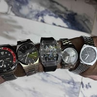 ساعات شلع للبيع بالاضافة الى   ١٠٠ الف دينار    سيكو اتوماتيك   للتواص...