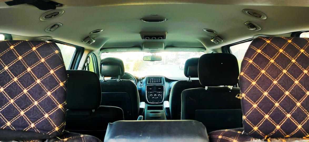 دوج کرڤان مودیل 2017 بێ ژوورێ بێ ارباگ چاملغی پێشەوە و دواوی سبوغە لەگەل دوو شوینی تری بچوک سیارەکە زۆر جوانە گیرو مەگینە نەکرایتەوە بەشەرت تبرید مرکزیە شاشە ویل کەپ جام کارەبای ڕەقەم هەولێرە نرخی تەنها قفل 140 بێ محاملە *********** أربيل, العراق
