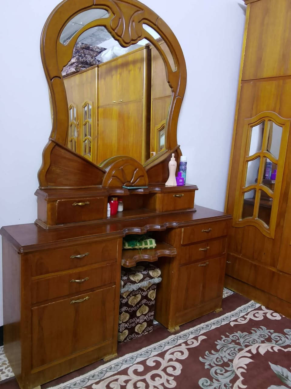 غرفه خشب عراقي ثقيل مابيها اي ضرر ٧٥٠ قفل عنوان موصل يارمجه***********
