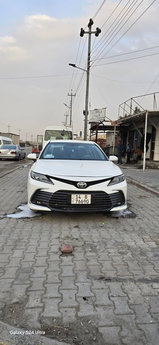سلام عليكم كامري خليجي هايبرد موديل 2024 اصل ابيض ماشه 39 حقيقي سياره جديده وجاهزه وخير من الله ضررها باب لخلفي مكاني البصره شراي يتصل ***********
