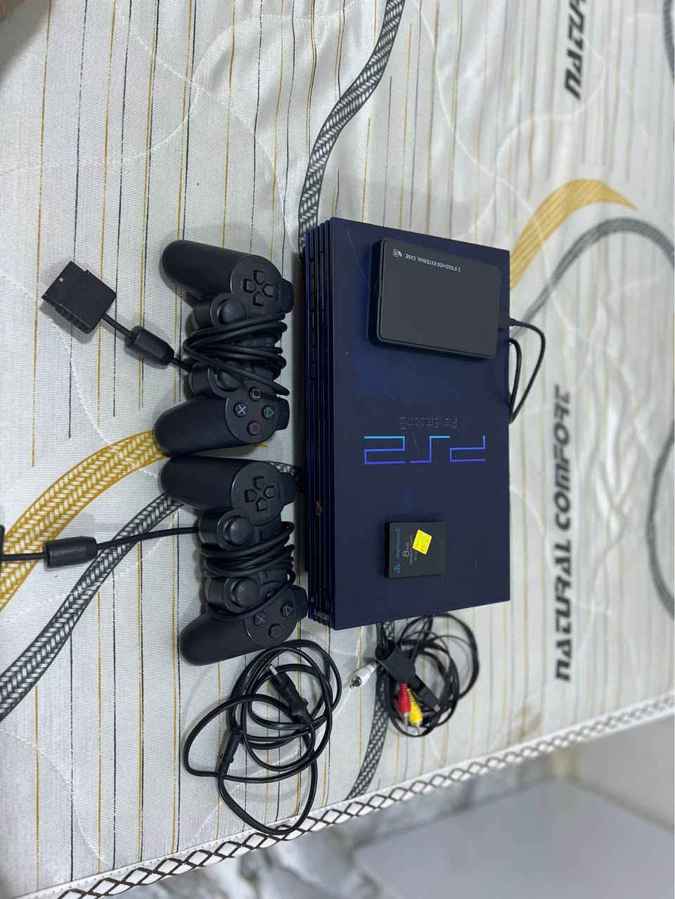 يحتوي على اكثر من 50 لعبة اشهرها: 
Black,call of duty,middle of honor,God of war,GTA,Iron storm,Killzone, desert storm,pes26 بغداد, العراق


**إذا كنت صاحب هذا الإعلان وتريد حذفه لأي سبب، رجاءا أرسل رسالة إلى الدعم الفني**