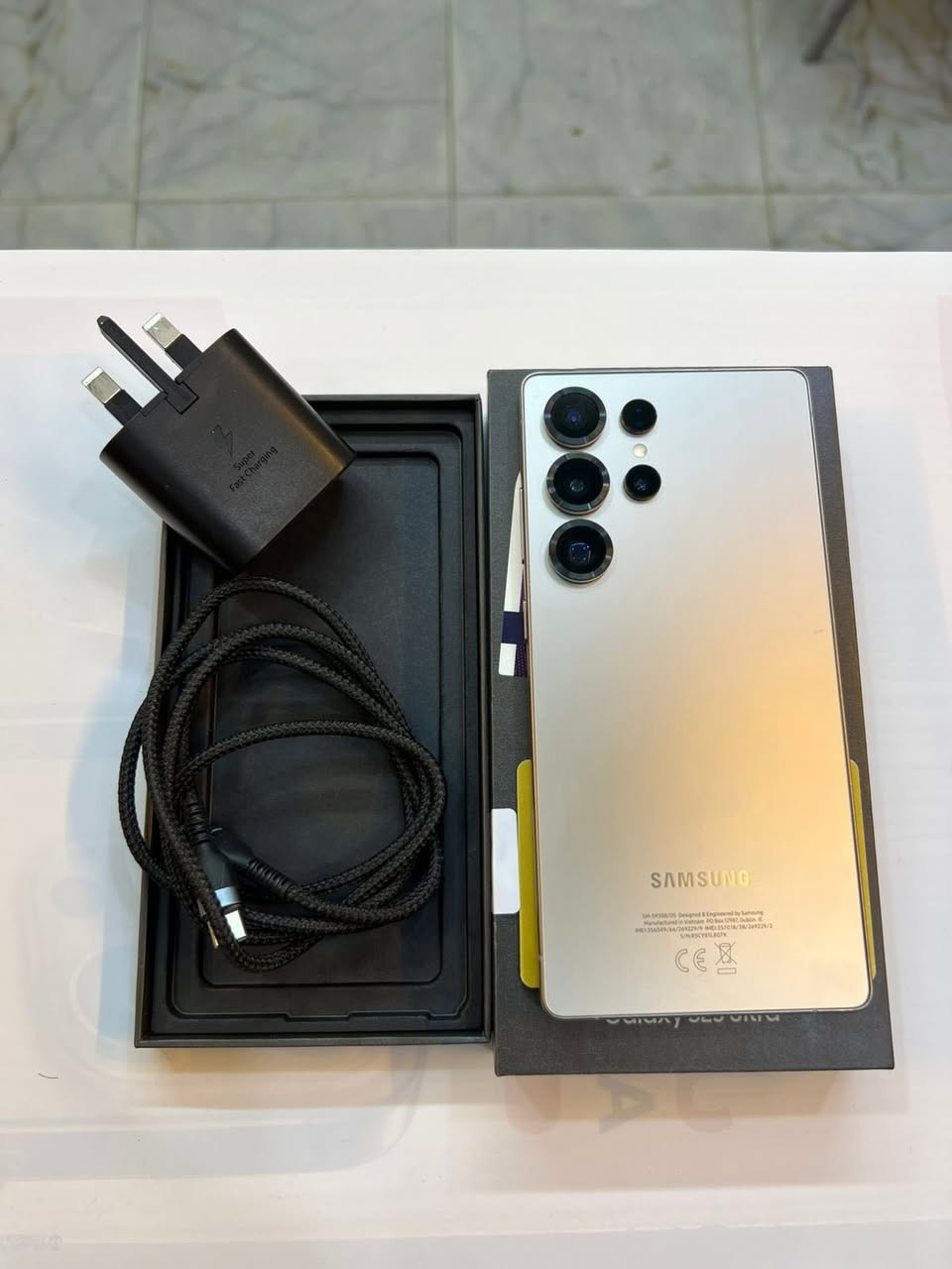 سامسونك S25 الترا
ذاكرة الجبيرة 512
فقط مفتوح من كارتون 
كامل ملحقات الاصلية شركة الوطني الاصلي
ضمان شركة
ضمان كارت شاشة سنة
باقي بيه ضمان 10 اشهر
***********
العنوان : العماره قطاع 28 شارع السوك مجاور عوينات الكرار مركز الشمس 
من تروح للمحل كول من طرف زهراء ♥️
