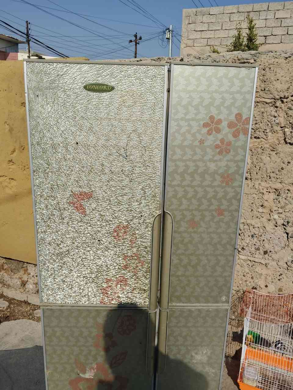 السلام عليكم للبيع ثلاجه اربع بوب ناقصه بس غاز تسريب الغاز من ولف الخدمه الاستفسار على هذا الرقم ***********
