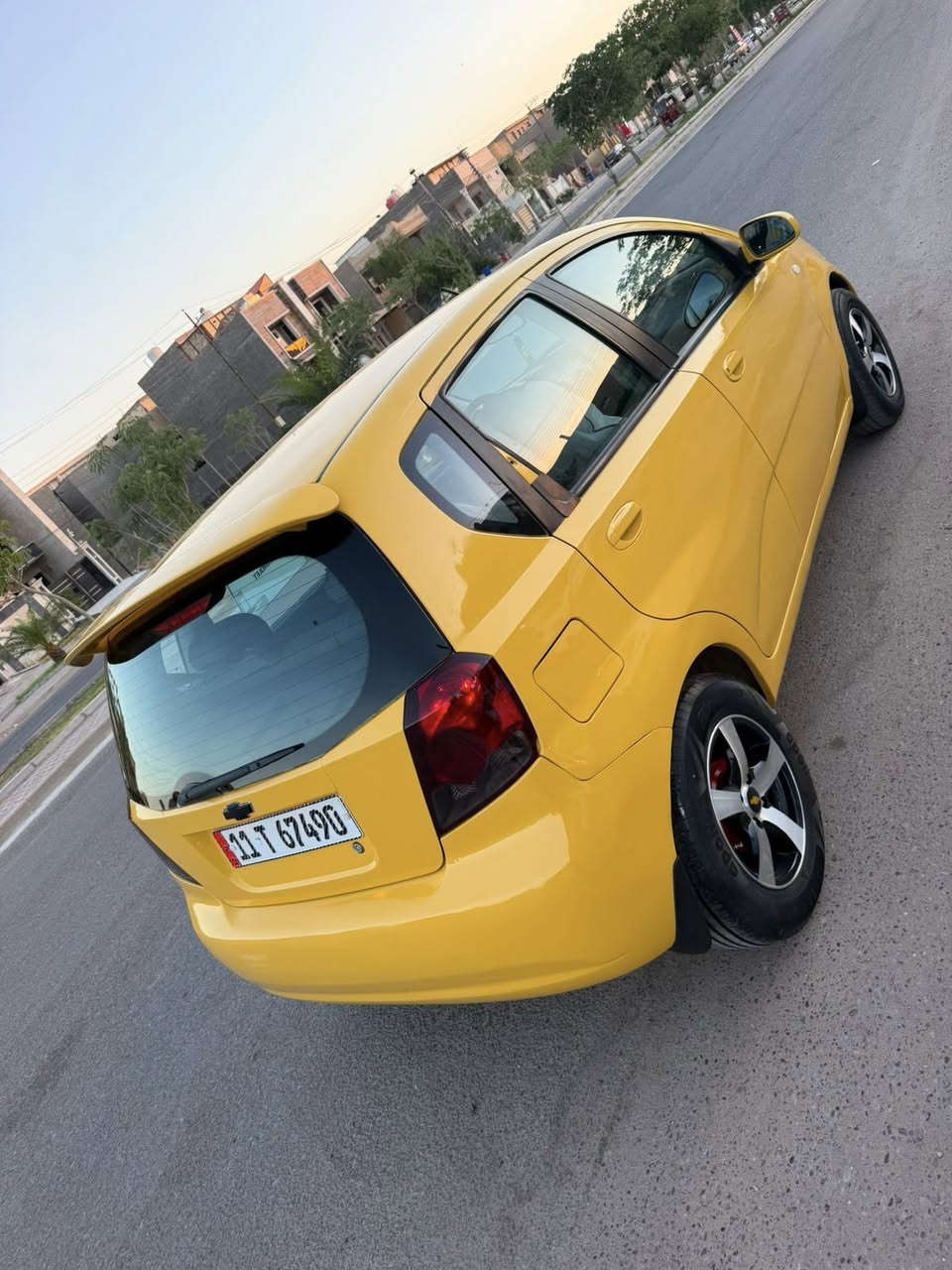 السلام عليكم
للبيع شوفرليت افيو موديل ٢٠٠٨ 
رقم بغداد الجديد سنوية بأسمي لل ٢٠٣١ هزة جديدة مصفرة غرامات وهيئة 
محرك ١٦٠٠ كير اوتماتيك مكفولات 
حدادية جيدة تبريد شغال وثلج تخم تاير ويل كب جديد 
السيارة وارد امريكي داخله من الخارج بهذا اللون يعني اصفر بلادي واني صبغتهه عام لجمالية اثر جراد وشخوط وعندي صورهه قبل الصبغ مكفولة من الحادث والدواخل
سيارة نظيفة وجاهزة للاخير والسعر ٥٢ ورقة 
مكانهه بغداد ضباط حي الجهاد  ***********
