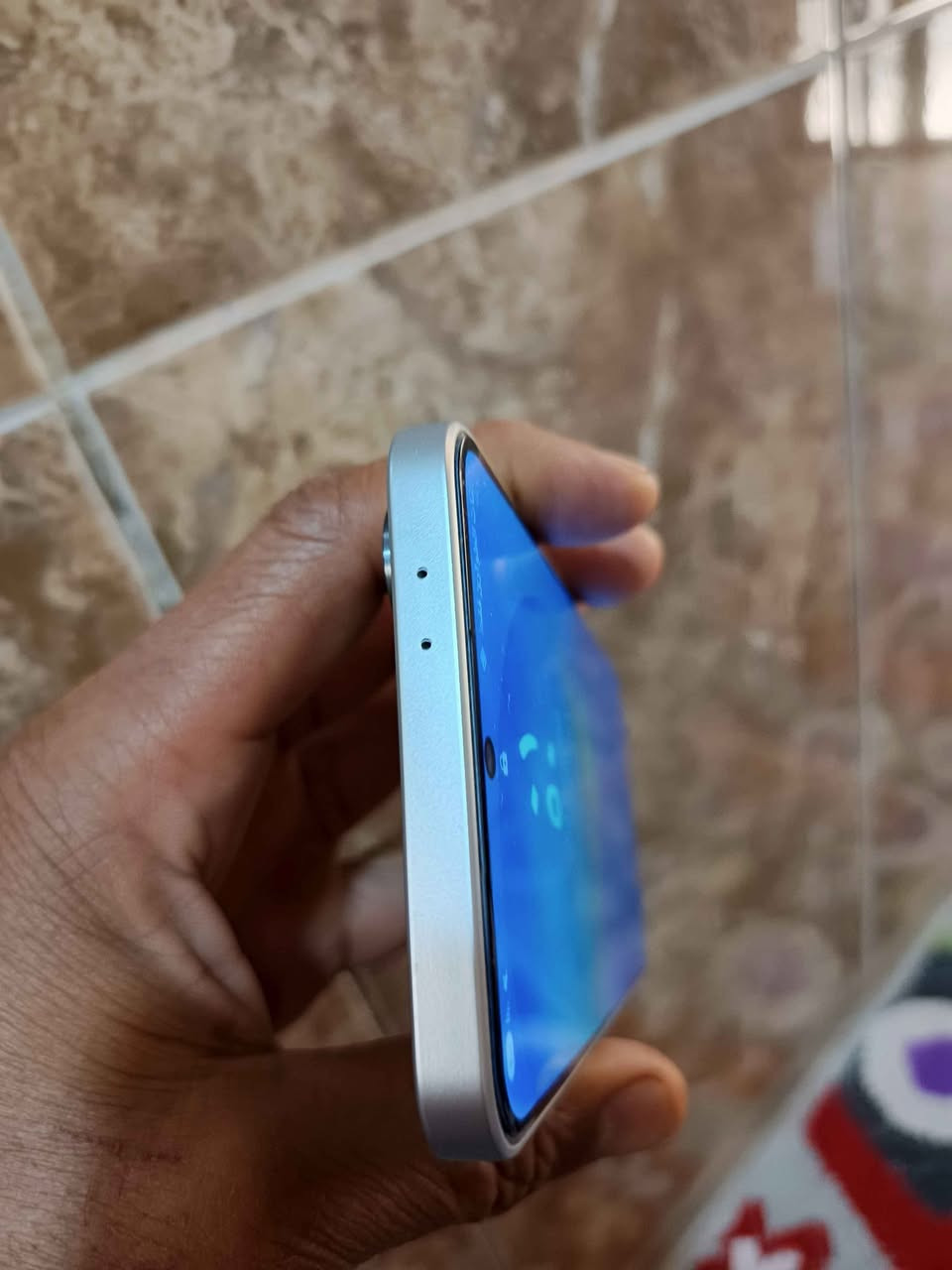 سامسونج اي 36 بدون ملحقات
جهاز نضيف ومكفول ذاكره 256
فقط بيه شخطه خفيفه بظهر الجهاز 
***********
مكاني بهادريه بدايه ابو الخصيب البصرة, العراق
