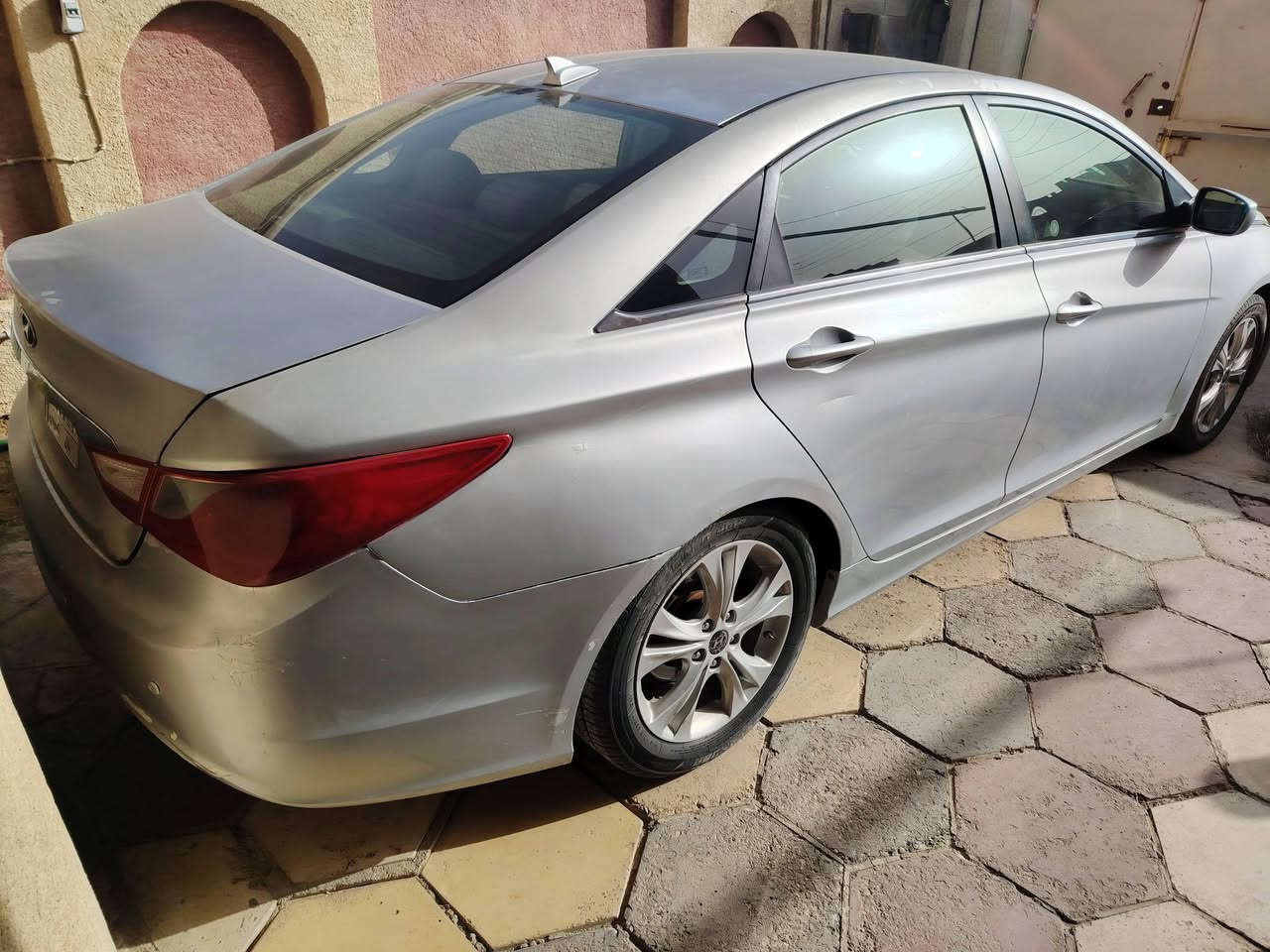 للبيع فقط
هيونداي سوناتا ٢٠١٢ وارد امريكي حادثهه الجاملغات الخلفية وقبق الجنطه مكينه گير عالشركه *********** سعرهه ٨٧ ويدلل اليتعنى مكانهه الاسكندرية بأسمي رقم بابل تحويل مباشر
