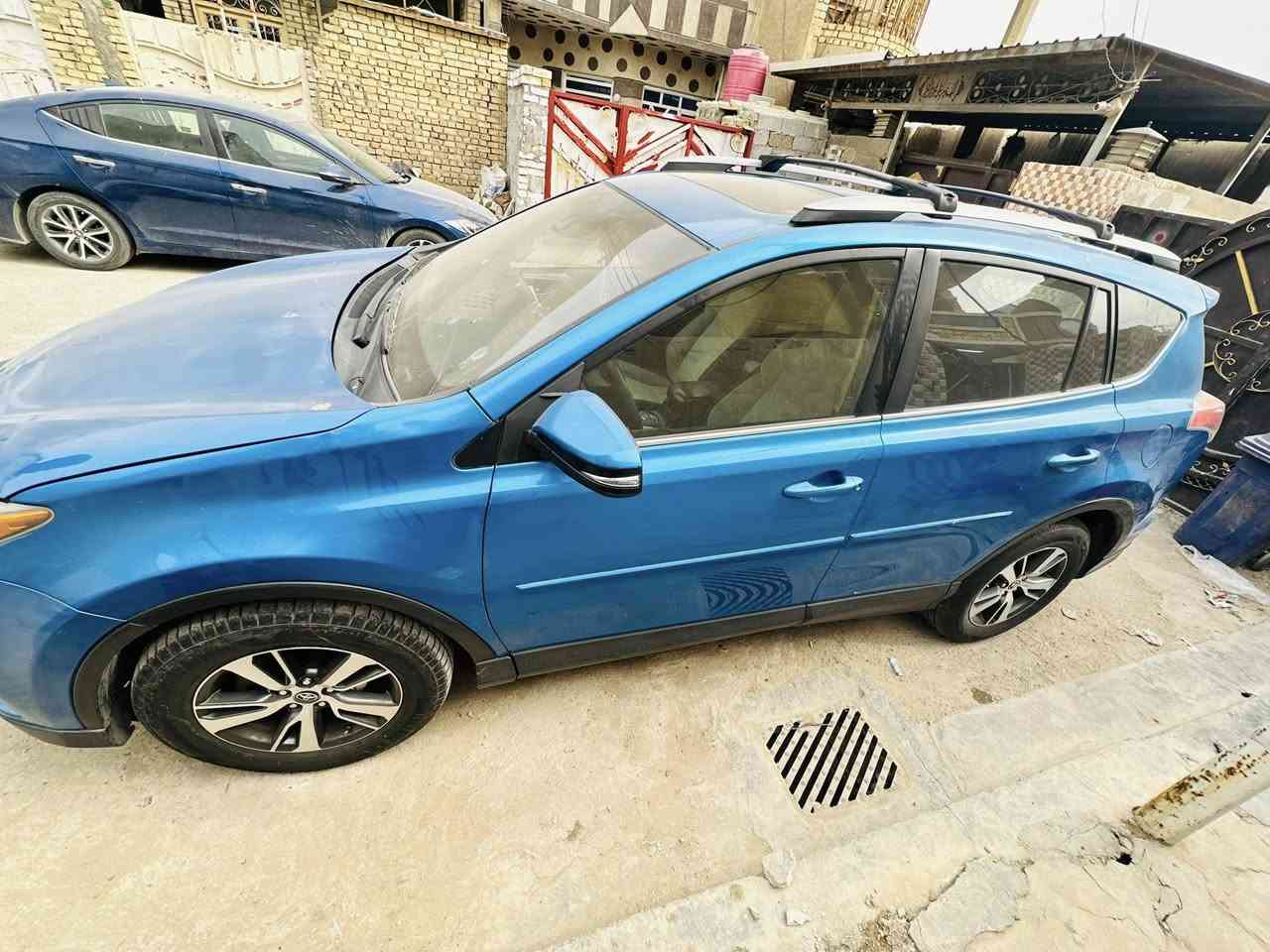 راف فور 2018 وارد امريكي  رقم بغداد دولي فول اعله فئه موصفات xle   مواصفات بصمه فتحه سقف حساسات اماميه وخلفيه رادارات و سياقه ذاتيه ثلاث انضمه قياده جنطه كهرباء تخم تاير جديد  مانع انزلاق بصمه بل ابواب محرك وكير شرط كفاله سياره بعدها جديده ماشيه ٨٣ الف فقط استعمال قليل جديده بمعنى الكلمه ضررها فقط الجاملغ الامامي وخشم البنيد ومصلح مكفول لغد شاصي كفاله عامه خلاف غير هاذه الكلام ينزل من سعر ٥٠ ورقه فقط تبريد شرط ثلج حادثهه مرفق والسونار مرفق مع المنشور سياره جديده معنى الكلمه 
السعر ١٧١ وبيه مجال  للاتصال *********** مكان بغداد
