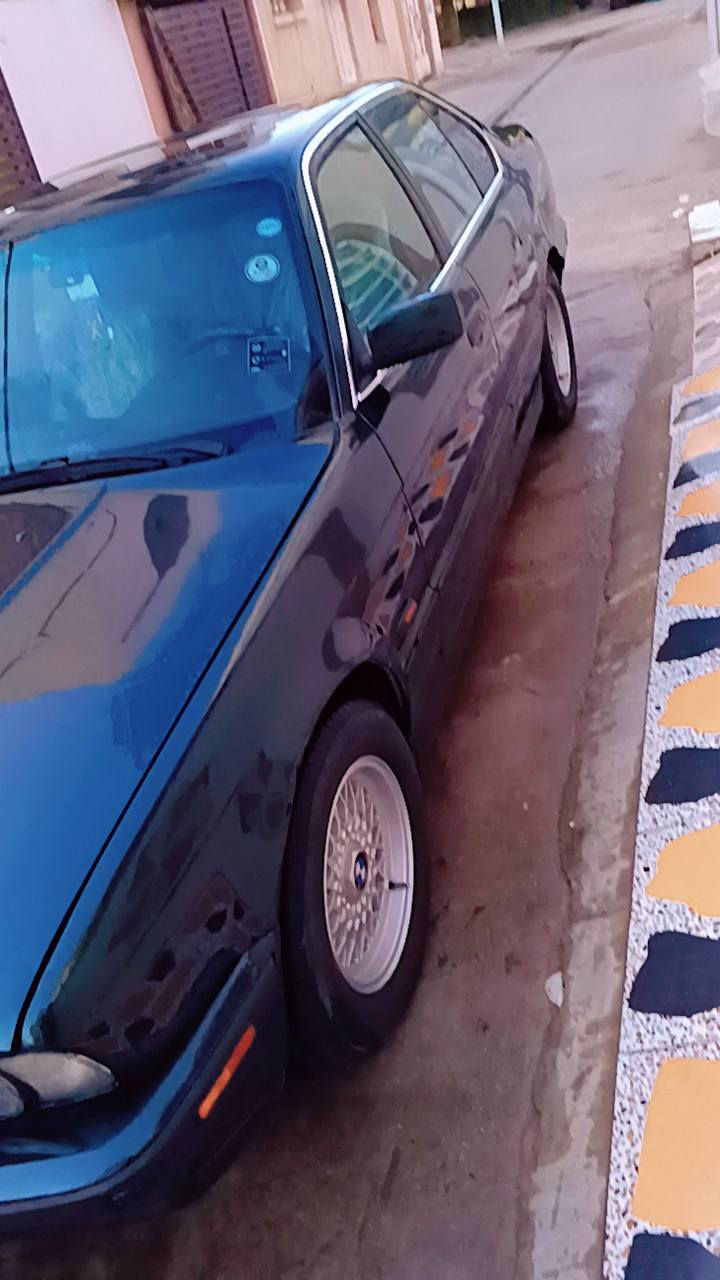 سلام عليكم
بي أم 525 كير عادي فول
سلايد تبريد تدفئة شغال
أربع تايرات بلجيس 
صدر أمامي خلفي شرط دبلات جدد شادله 
رقم سليمانية سنوية بأسمي 30 هزه براد جديد
تريد تحويل تريد وكالة 
كهربائيات من دعامية للدعامية بشرط 
دفتر بانزين بيها 
كير محرك شرط 
سعر 58 وبي مجال 
مكان سيارة كركوك للئستفسار ***********
