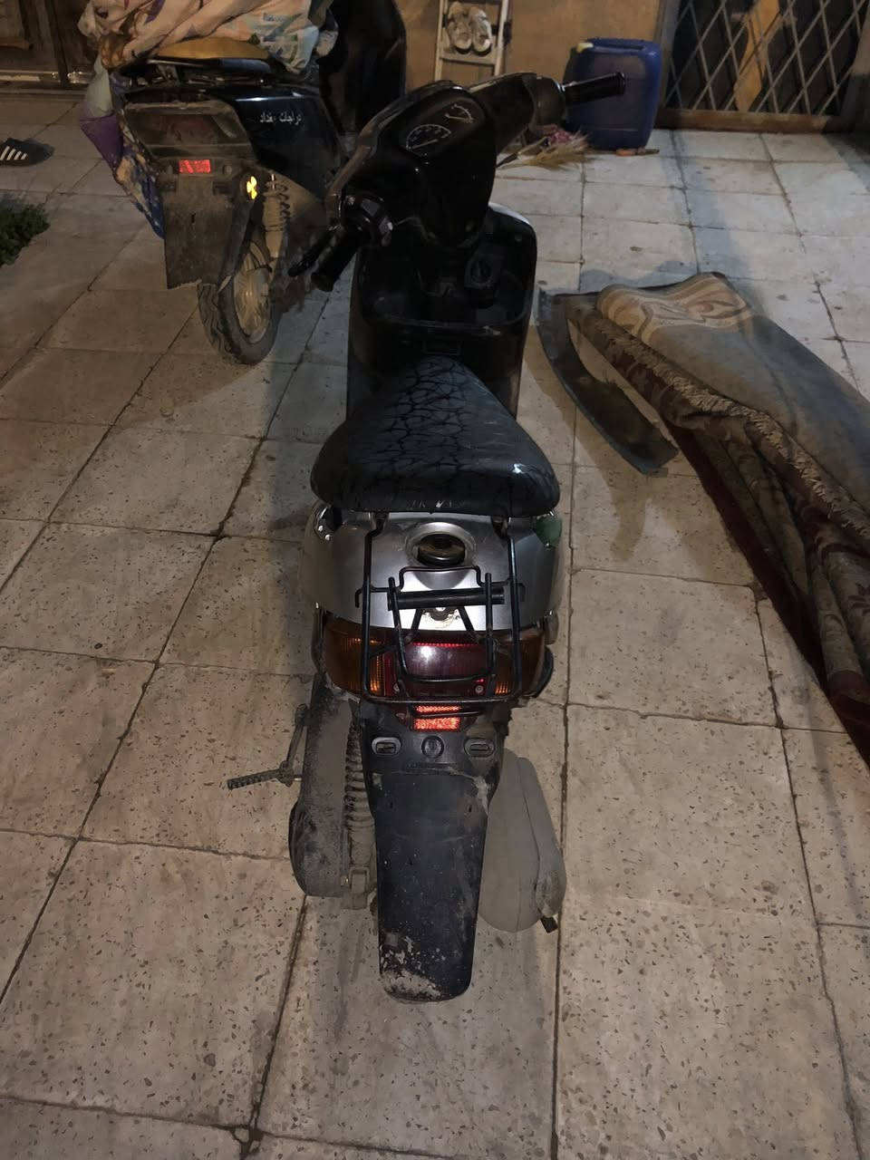 سلام عليكم دراجه بطه للبيع دراجه نضيفه كلشي شغال بيه بس السلف عوزه شخاطه هندر واحد تشتغل دشبول شغال كلشي بيه بلادي انطيك وياها دبل رياضي الدراجه قبل شهر اشتريته كشن نضيف قفل صندوك شغال كلش نضيفه وانطيك خرز كلج رياضي الدراجه ب ١٢٥ وبيه مجال للطيبين مكاني بغداد الدوره رقمي تواصل واتساب ***********
