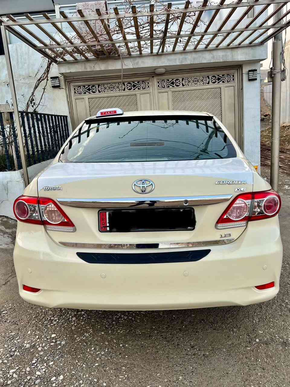 کرولا 2013 

بیلاد خسوسی سپی 
ئۆتۆماتیک مەکینە ١٨ 
 بی دەعم بی لیداو 
پێشو دوا قرچی نیە 
شاشە ئایپاد 
تەعدیل سورعە
ناوفورمیگا  
بیشودا تازەداگیراوە بی تەقەو رەقە
تایەو ویلی تازەیە
سایارەکە مالی دوستە 

***********
