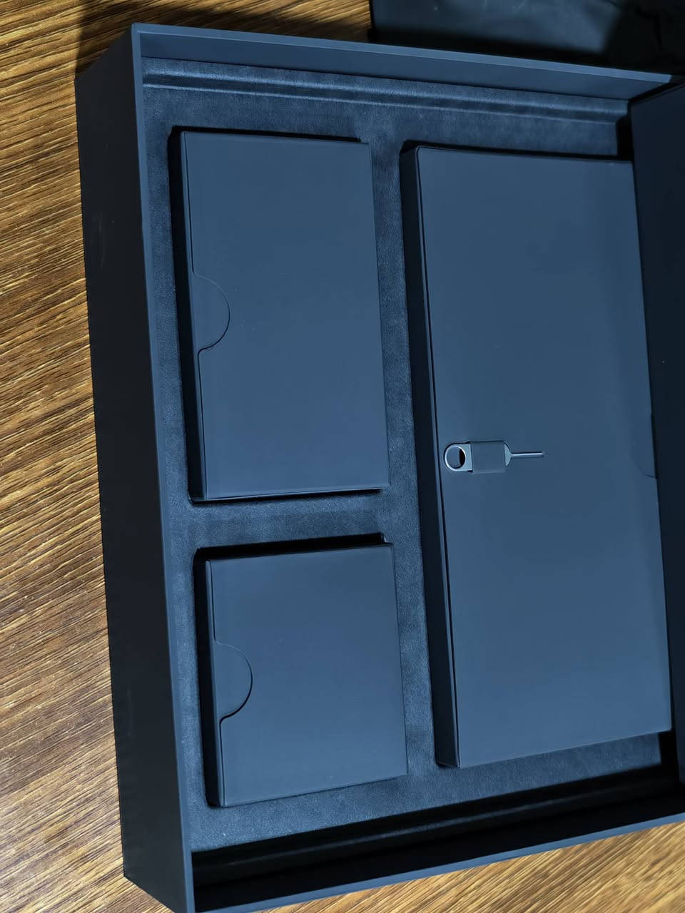 موبايل الشخصيات 😎
هونر ماجك V3 مفتوح من الكارتون فقط نظافة 100% ضمان وكالة الجبال الاصلي وبشرط نسخة شرق الاوسط ذاكرة 512 رام 12 مع امكانية توسيع لغاية 24 مع اغراضة كاملة داخل الكارتونه.. موبايل خرافي بمعنى الكلمة بالتصوير و بالالعاب شاشة عملاقة 
السعر 1450 فقط للعلم الجديد بالوكالة 2070 
عنواني موصل للتواصل ***********
