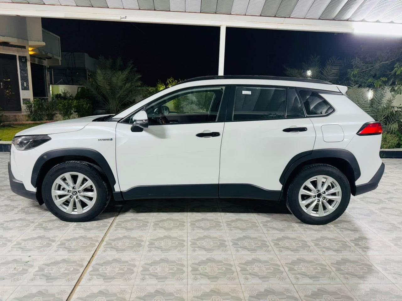 ***********كورولا كروز ساز موديل 2022 رقم بغداد ابيض داخل ماروني هايبرد ماشيه 114 الف صبغ باب خلف السايق 
فول مواصفات فتحة 
مطلوبه الى مصرف الرشيد باقي 10 اشهر وتخلص 
وكاله عامه مطلقه 
السياره بدون اقساط على المشتري .. الاقساط تنقطع الكتروني من صاحب السنويه
