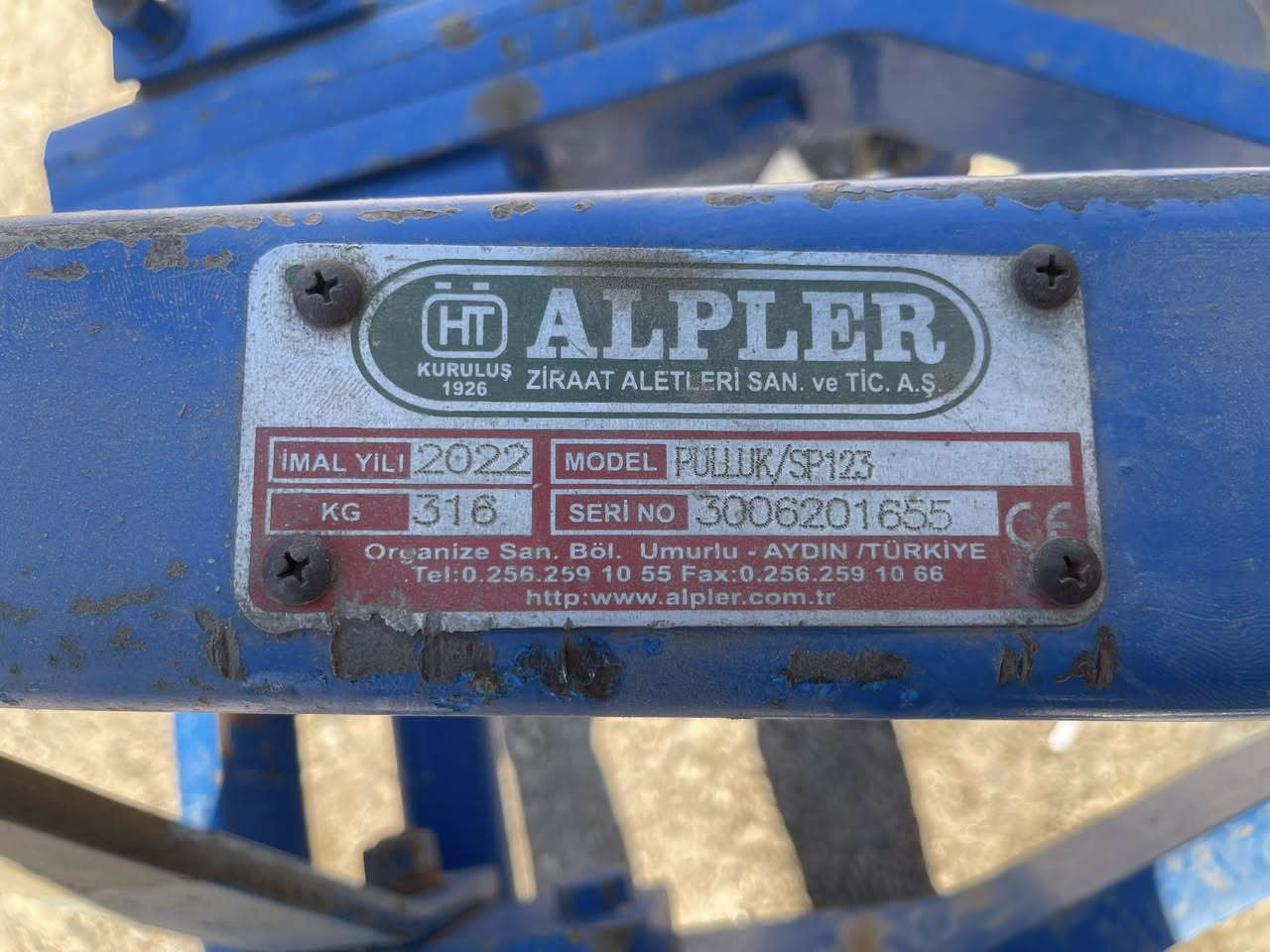 السلام عليكم 
للبيع فدان تركي حجم ١٢ البير 
بعده جديد 
مكاني الانبار جزيره الخالديه 
*********** 
***********
