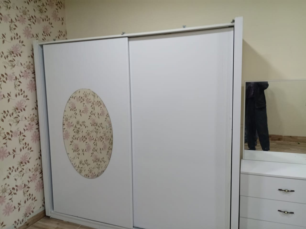 العنوان /  سرجنار شارع ابو سناء مجاور فندق برج الحياة بالضبط للاستفسار الاتصال 
***********
 واتساب ***********
