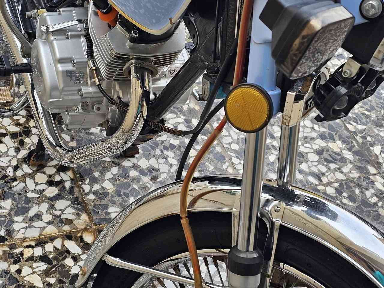 السلام عليكم سونك أربعة كير محرك 125 دراجة نضيفة اوراق كاملة دراجة ممفتوح بيهة برغي ونضافتهة كدامكم كهربائيات كلهة شغالة محرك أخرس صالنصة كاتم ما بيهة اي نقص مكاني بغداد الحسينية رقم ***********
