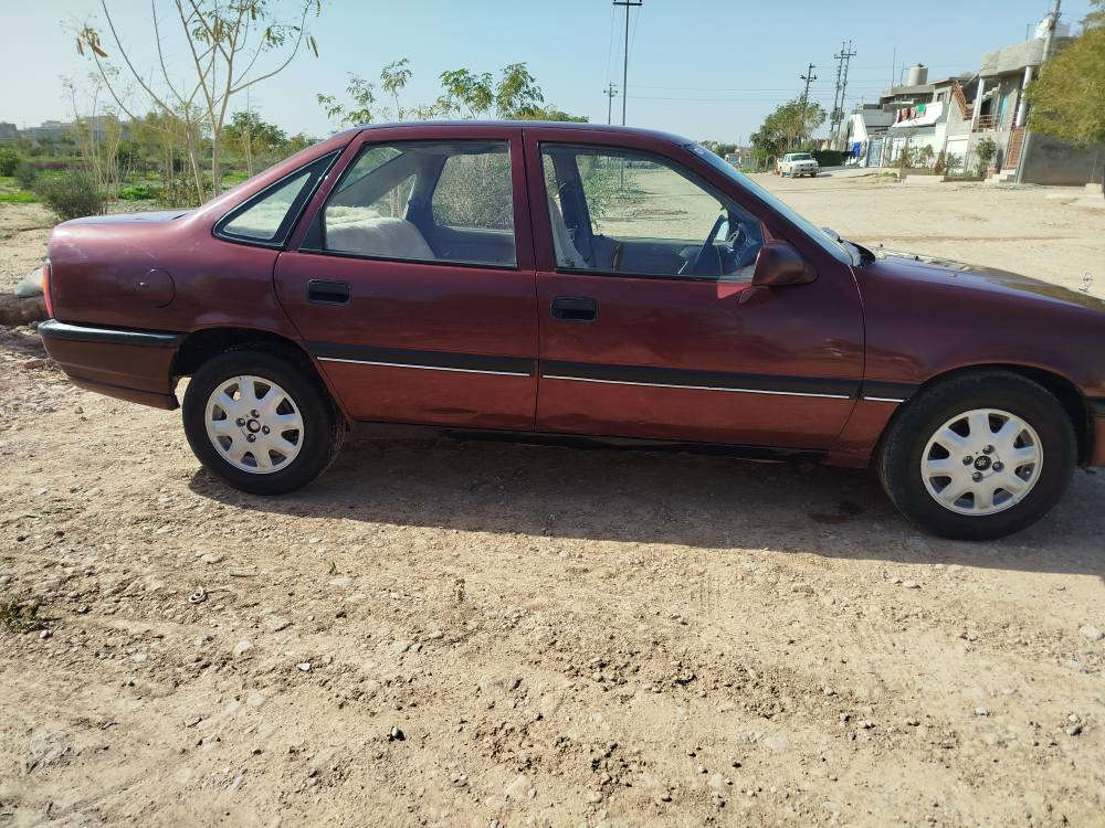 سلام و علیکم اوپڵ مۆدیل1989
مکینه 16ی قایش باریک  سه نه وی ئە سڵ و وە کالە بە شە رتی حاسیبە و اوە لیات ده عم و لێدراوی نیه خایسی نیه گشت گێچە کانی ایشە کات کارە بای مزبوت
تە نها مه کینه ی تۆزێک بوخار ئە کات 
سعری18 مجال شوێن کلار
*********** كيفري, ديالى
