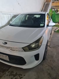 للبيع كيا ريو ٢٠٢٠ وارد امريكي هاج باك.. ماشية ٢٤٠٠٠ ميل بيها ملاحظات ...