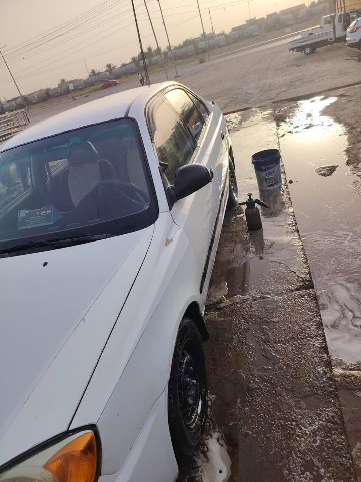 السلام عليكم سيارة اكسنت للبيع موديل 2004 السيارة جاهزه من كلشي بيه خيط تبخير بدون تنقيص أبيع ع معاينه *********** السعر 40 بيه مجال
