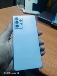 اي 72 ذاكرة 256 نضيف كلش مكفول من كلشي بدون ملحقات مكاني مدينة الصدر  ...