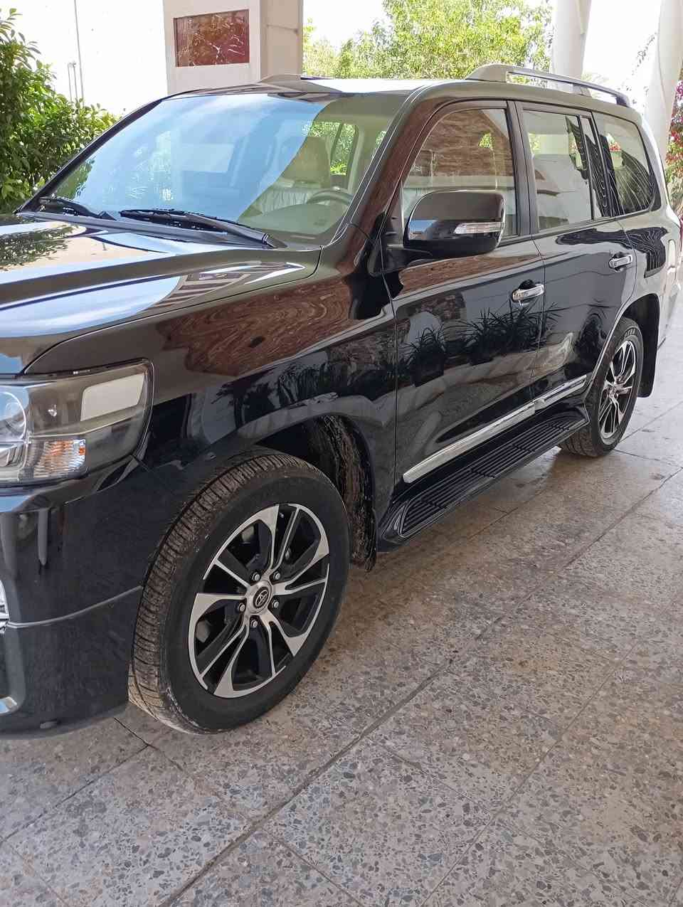 للبيع لاندكروز موديل 2019 ساز باب اول، الرقم بغداد.محرك 6،ماشيه 89 الف حقيقي ،السعر 490،يعني اربع دفاتر وتسعين ورقه ،السياره مكفولة كفاله عامه جديده جدا بمعنى الكلمه بدون صبغ بدون فتح بدون حتى شخط من دعاميه ل دعاميه +مفاتيح عدد2 ،*********** ،المكان الرمادي
