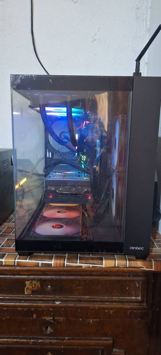 PC GAMENG 4K
CPU: R5 7600X
M.B: AM5 Gigabyte B850 Gaming Wifi6
GPU: RTX 4070Ti 12GB GDDR6X
RAM: 32GB(2*16) DDR5 6000Mh
SSD: 1TB M.2 NVME GIN 4.0 980 PRO سامسونك مع هيتسنك
PWOER : 750W FULL MODLER PCIE 5.0

مبرد مائي 2 فان مع ساعة لقرائه حرارة المعالج 

كيس زجاجي 6 فان 

السعر 2.000.000 قفل الشراي يجي خاص


**إذا كنت صاحب هذا الإعلان وتريد حذفه لأي سبب، رجاءا أرسل رسالة إلى الدعم الفني**