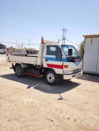 للبيع راس الثور موديل 2000 سياره جاهزه رقم سنويا انجليزي لل 30//077250...