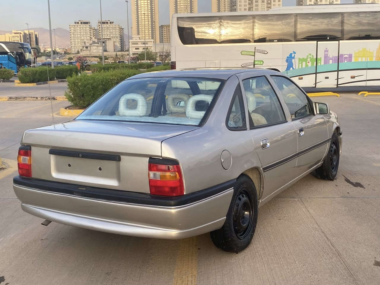 شتی یەک دەستو لۆک📦
له سه ر ئيزني ادميني كول ام اوبله فيكترايه بو فروشتن له شاري سليماني مه كينه ٢٠ گير توماتيك موديلي ١٩٩١ ارمي بلاستيكي دهوك به شه رتي اوه ليات ماشه الاه سه ياره زور ريكو بيكو جوانه ده عمو ليدراو هيجي بيوه نيه يه ك قه تره رزيوي نيه موسو براوه ي به شه رت ٤ تايه و ويلي لوك لوكي له ژيره ناوي هه ر لوك لوكه سه ياره كه له ره سما جونه له روبه رو ١٠ اونه ي تر جوان نه بو باره ي ريكه و بانت عايدي من ١ چركه و ١٠٠ دولار ببره به شه رتي فيته ر شتيكي زور ريكو بيكه سعريشي ٣٤ كه لا و مه جاليكي برايانه ناونيشانم سليمانيه بو زانياري زياتر 
***********
*********** فايبه ر واتساب
