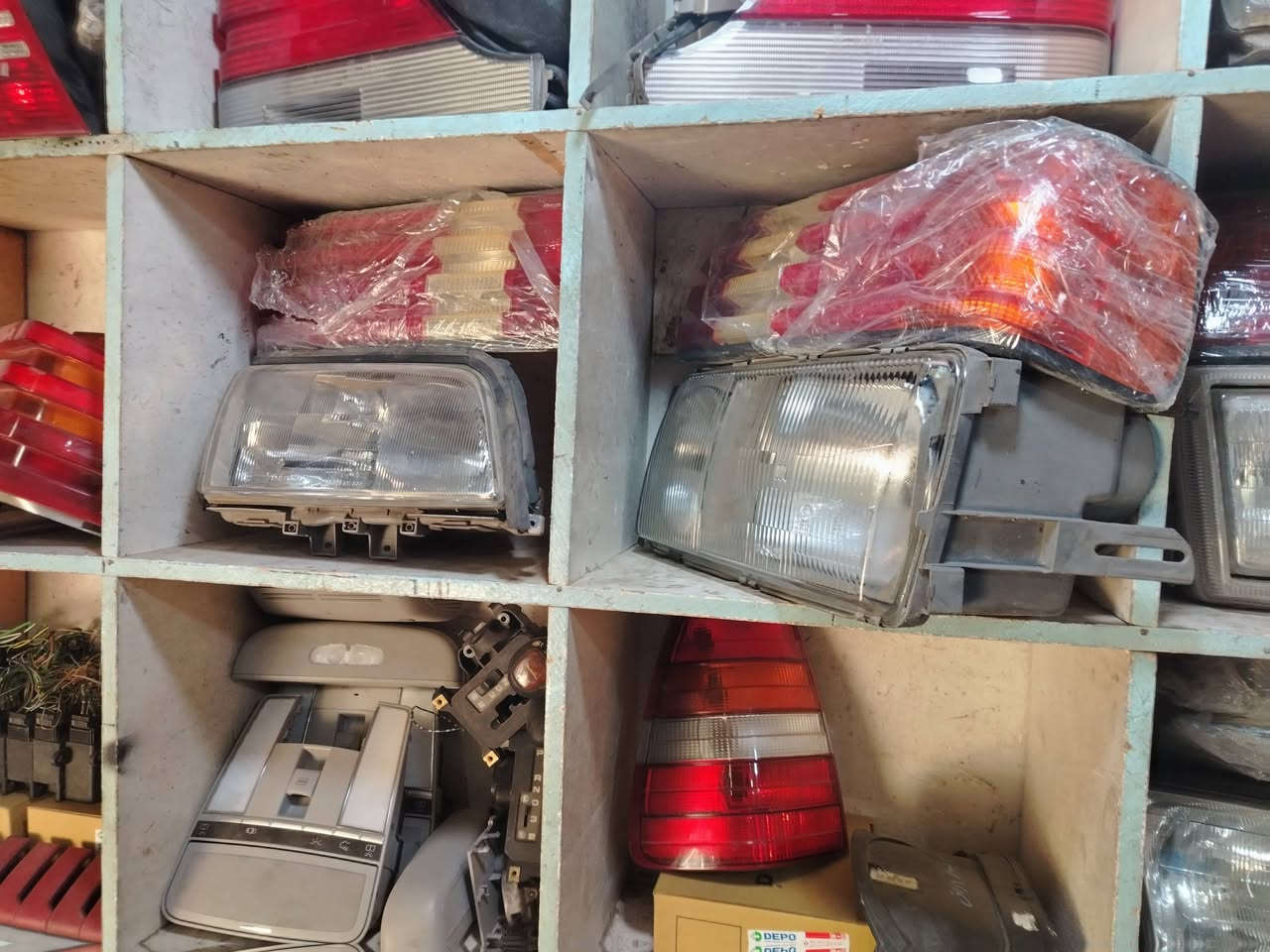 احلى ناس والله
حكمت النعماني
الشيخ عمر شارع الثالث
مجمع بغداد ***********
