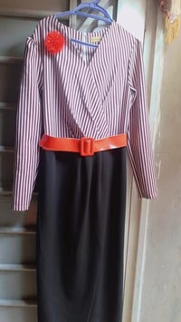 فستان • قياس ٤٨ • مستعمل