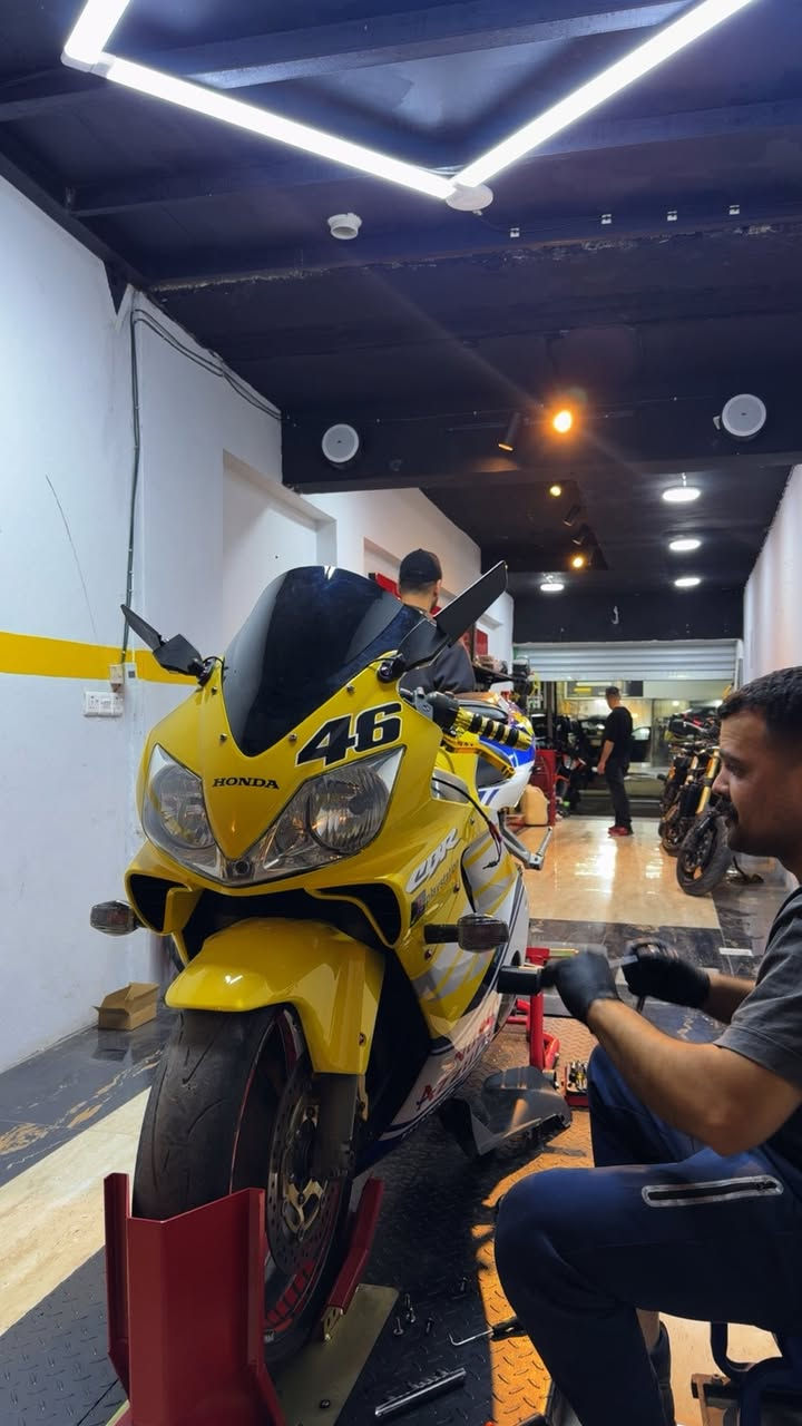 السلام عليكم 
F4i
مكينه 600
كير مكينه مكفوله 
الدراجه ما بيها نقص برغي واحد وكلشي مايحتاجله تشغل وتطلع 
السعر 25 قفل قفل قفل ورقه لحد يعاملني مايعجبك المنشور اعبره 
مكاني بغداد العامريه
رقمي :- ***********
