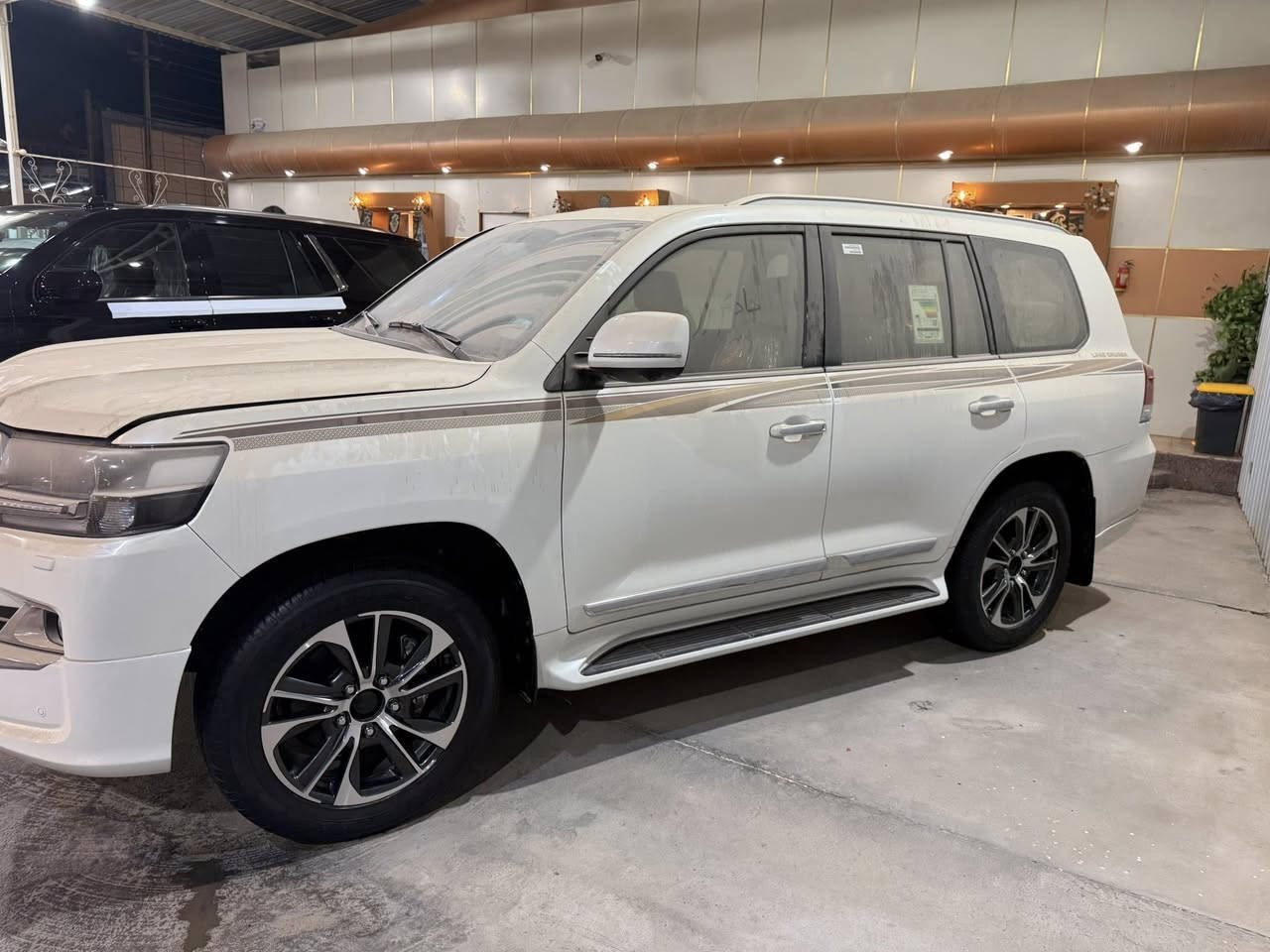 للبيع لاندكروز 2020 ماشيه 16 الف اخت الزيرو شرط ع الفحص بريم اصل مكفوله كفاله عامه ***********
