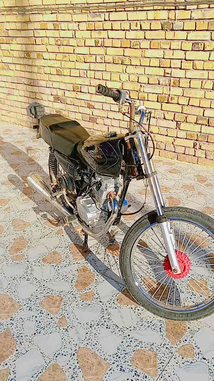 السلام عليكم دراجه البيع بدون  مكينته برغي مامفتوح  800وبيه مجال ***********
