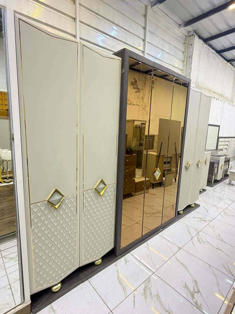 غرفة نوم مستخدمة نضافة 90‎%‎
عدد القطع 10
كنتور طفل اضافي 
كروم حديد 
جام برونزي ليزري 
شغل ثقيل 
كوالتي عالي 
نضام بيبان 
سعرها مليون و700/مليون و600
شد ونقل داخل بغداد مجاني


**إذا كنت صاحب هذا الإعلان وتريد حذفه لأي سبب، رجاءا أرسل رسالة إلى الدعم الفني**