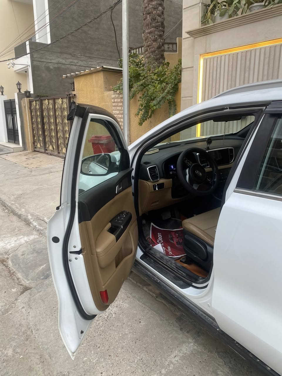 السلام عليكم….
كيا سبورتج موديل ٢٠٢٠ / ماشية ٩٧ خليجيه
مكفولة من الصبغ 
ملاحظة/ السياره مو فول 
٣ طخات بخشم البنيد بكد الاظفر
السعر/ ١٩٥ ورقه وبيها مجال 
العنوان/بغداد -الدورة
للاستفسار/***********
