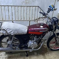 دراجه ايراني للبيع ب ٢٠٠ وبيها مجال قليللل الدراجه تجفيت جديد بعدها عل...