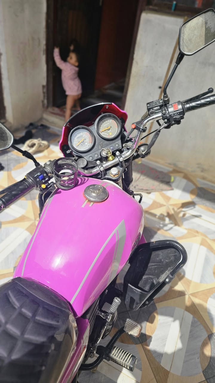 دايون 2023 كلشي شغال فول ماشيه ١٦ بس عداد حقيقي مكينه بعدهه بلاديه رايدهه 2300وبيهه مجال حق جيه مكاني الكاطون
***********
