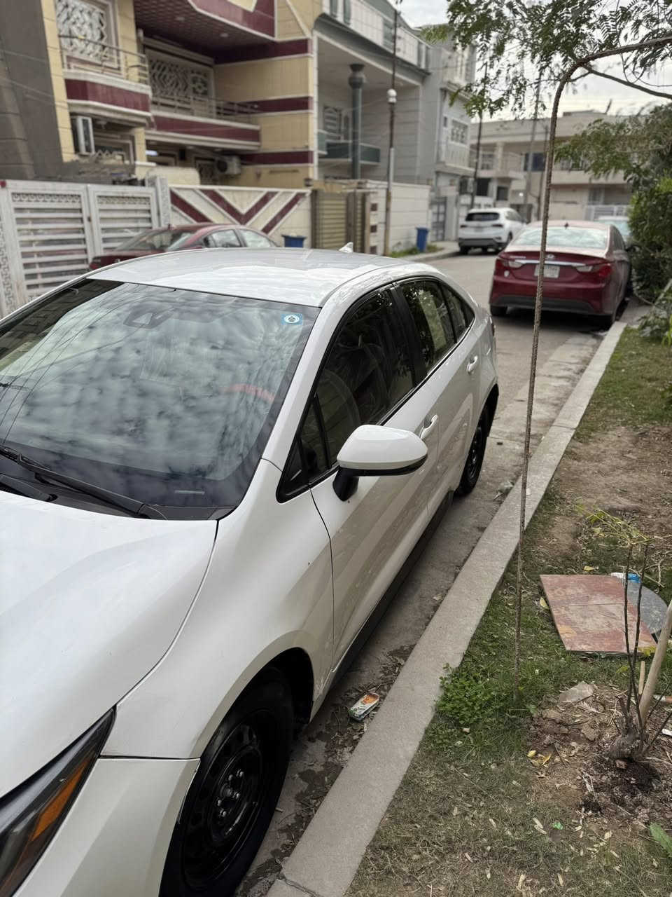 السلام عليكم كورلا موديل 2020 أمريكي. سياره خير من الله اي نقص مابيها  بكاني بغداد قرب تقاطع درويش  السيديه 
حادثها جاملغ الخلفي فقط بدون دواخل 
 سعر 140  وبيها مجال  
موبايل ***********
