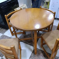 طاولة سفرة • مستعمل • كلار