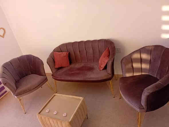 قنفة تركي ماركة جديدة للبيع و مستعمل بس لمدة 3 اشهر
ثلاث قطعة
واحد كبير و ثنين صغير   
سعر : 120 الف  (قفل)
عنوان: اربيل
عنوان: اربيل ، شارع 150
للطلب راسلوني في واتساب او فايبر ***********
