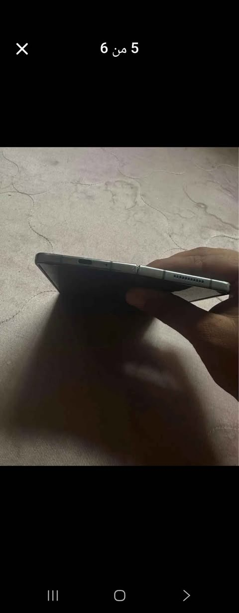 كالكسي فولد 4 امريكي ذاكره 512 گيكا كلشي بيه شغال بس الشاشة متنفتح كامل ومماثر على شي السعر ٤٥٠ الف *********** بغداد, العراق
