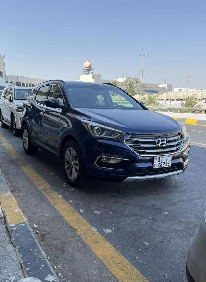 سلام عليكم 

سنتافيه 2018 وارد امريكي ضربتهه مثل ماموضح بسونار موصفان السياره فول من عده فتحه 

1بصمه
٢تشغيل عن بعد 
٣تتفى كشنات 
٤رادارت جانبيه 
٥نضام سماعت Bose
6جنطه كهرباء 
٧شاير بل مري 
٨كشنات جلد 
٩شاشه كار بلي 
١٠باب ترحيب 
١١كامره خلفيه 
١٢سبعه راكب بس كناتهه مال سبعه مسروقات كشنات حيب وشد 

وسياره تخم تاير جديد صدر حداديه كله جديد ممشه سياره ٦٠الف جديده وخير من الله 
سياره عارضهه ب 170وبيهه مجال بصيط رقمي ***********
